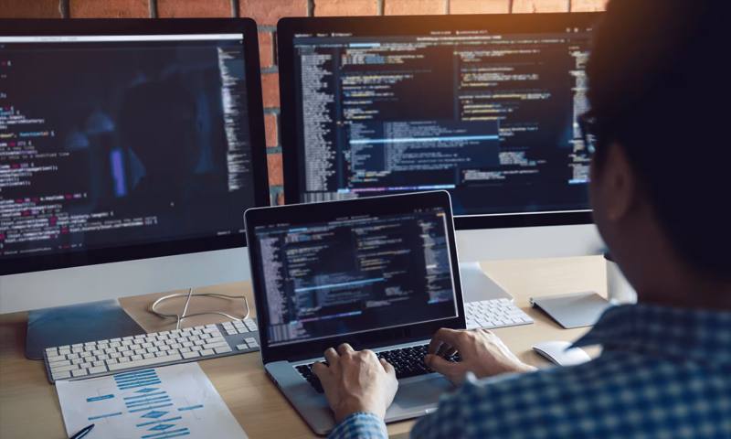 数据科学选型：R与Python如何赋能瑶海区网站建设？
